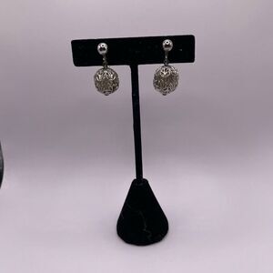 Vintage Screw On Filigree Ball Dangle Silvertone Earrings 1” Length